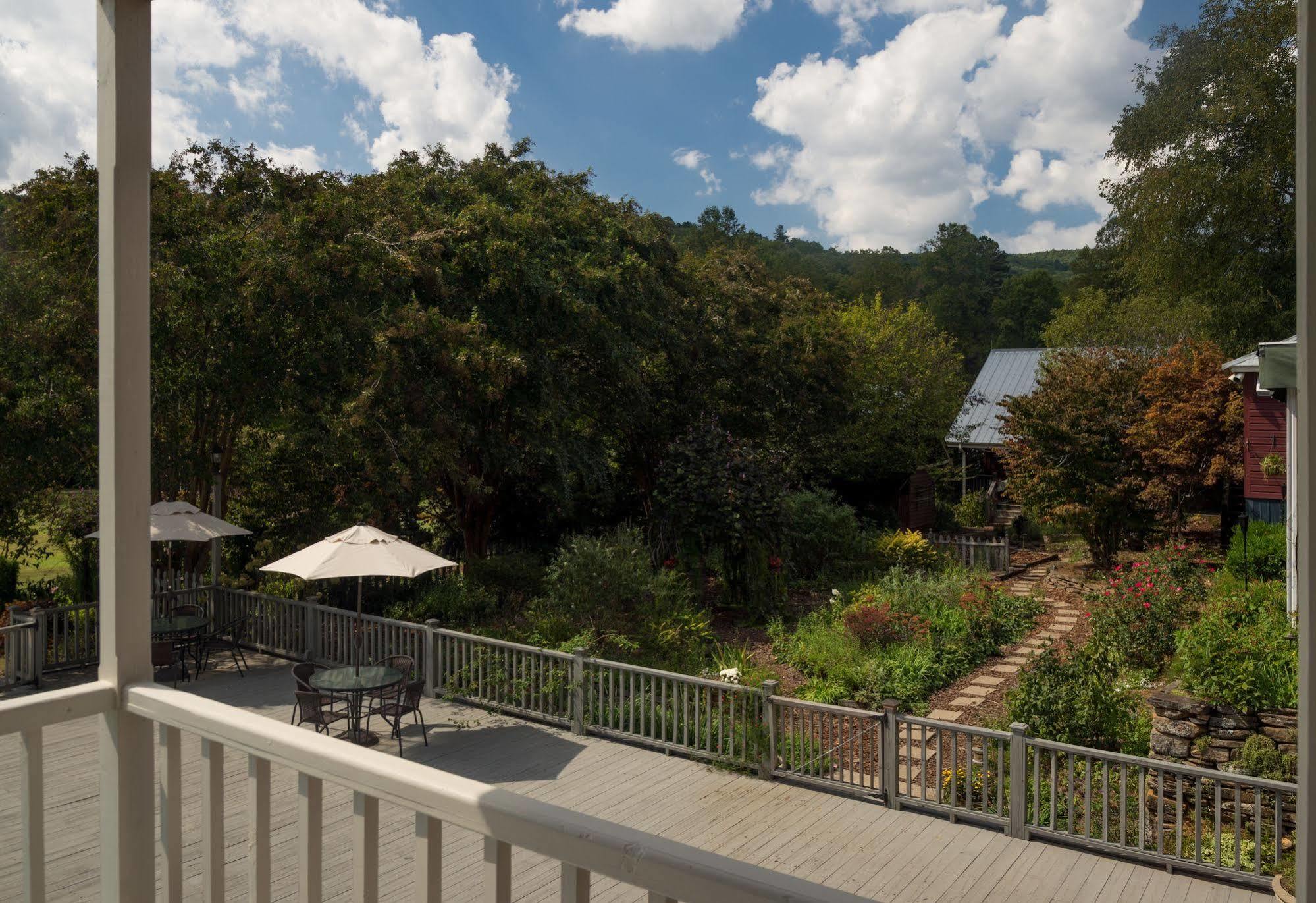 Glen-Ella Springs Inn Clarkesville Exteriör bild